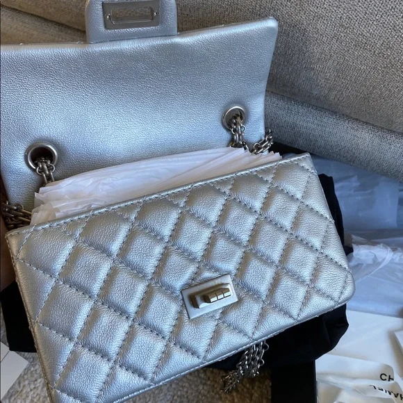 SOLD Chanel mini 2.55 in metallic leather - Picture 10 of 14